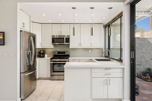 1715 E El Alameda, Palm Springs, CA 92262