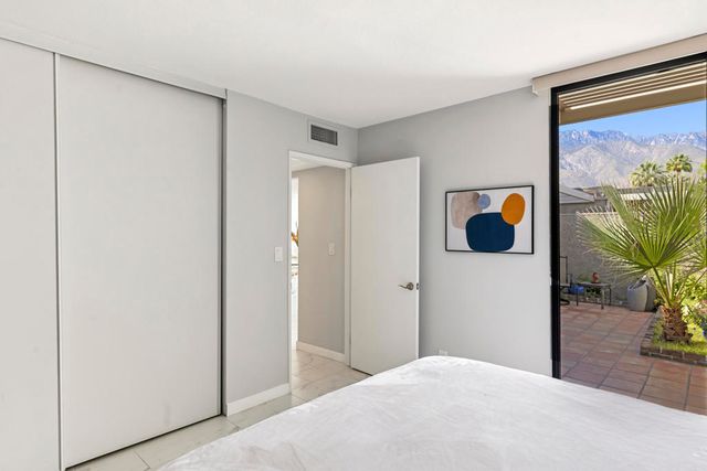 1715 E El Alameda, Palm Springs, CA 92262