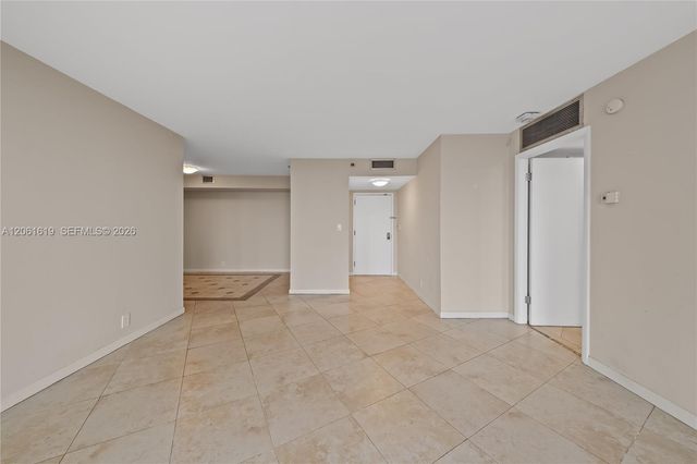 4000 Towerside Ter 1405, Miami, FL 33138