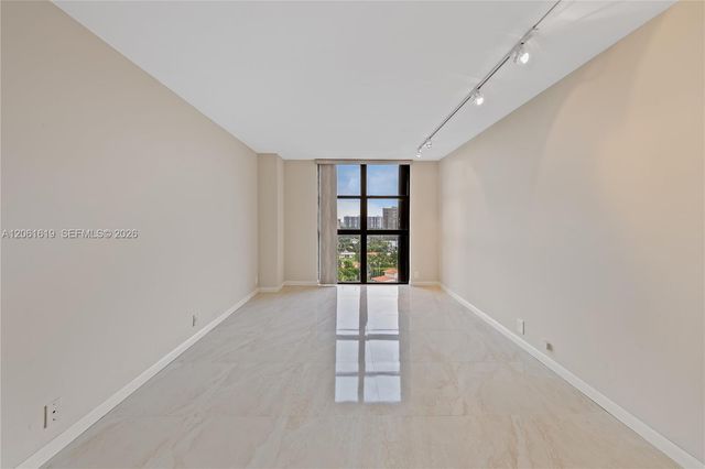 4000 Towerside Ter 1405, Miami, FL 33138
