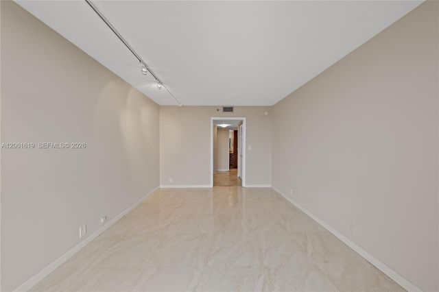 4000 Towerside Ter 1405, Miami, FL 33138