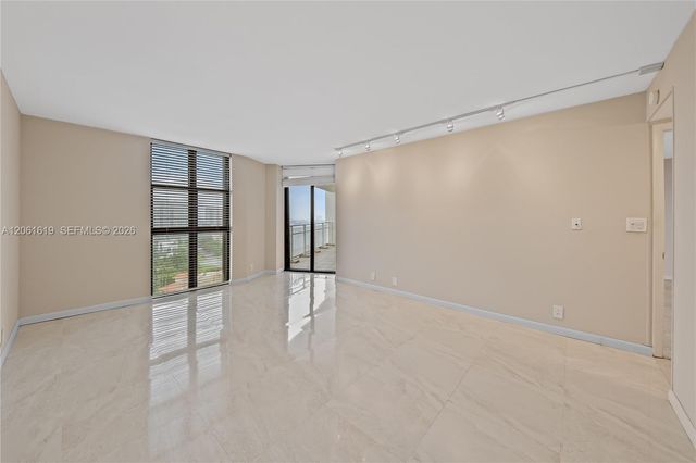 4000 Towerside Ter 1405, Miami, FL 33138