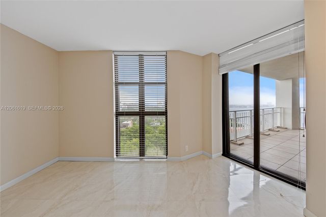 4000 Towerside Ter 1405, Miami, FL 33138
