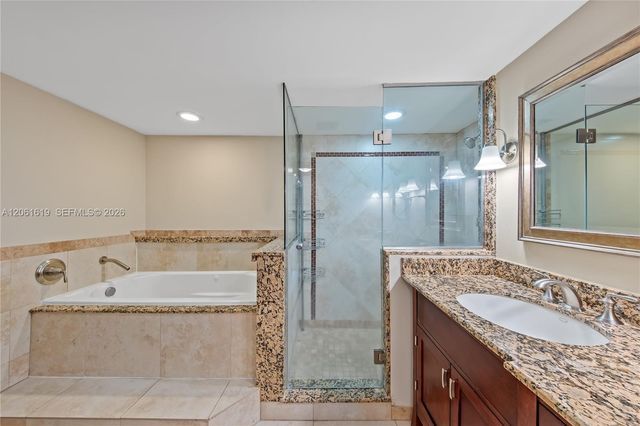 4000 Towerside Ter 1405, Miami, FL 33138