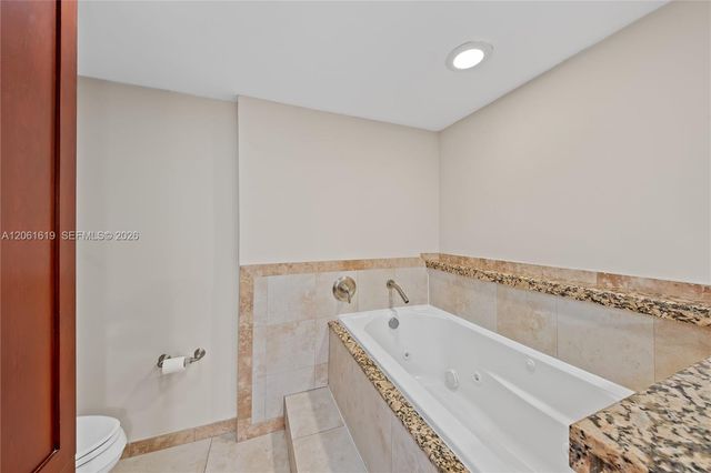 4000 Towerside Ter 1405, Miami, FL 33138