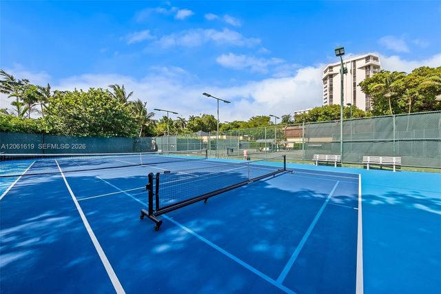 4000 Towerside Ter 1405, Miami, FL 33138