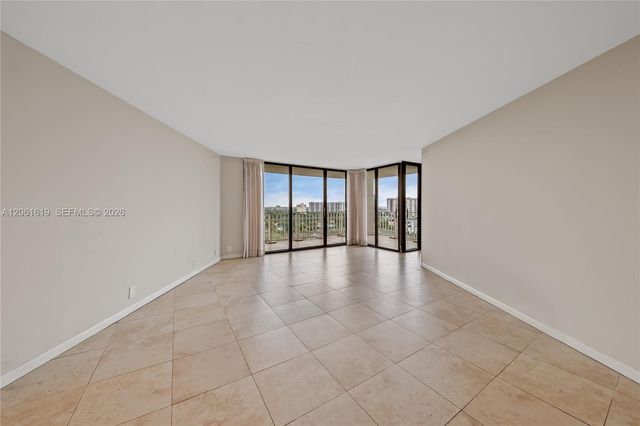 4000 Towerside Ter 1405, Miami, FL 33138
