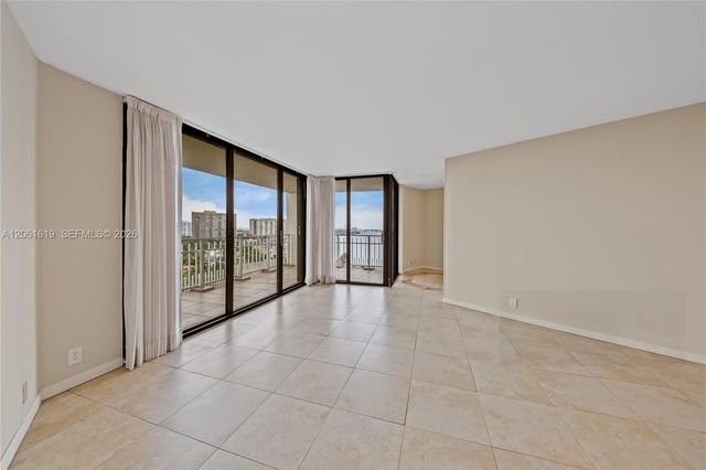 4000 Towerside Ter 1405, Miami, FL 33138