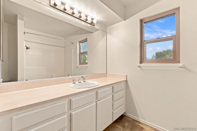 1910 Willow Ridge, Vista, CA 92081