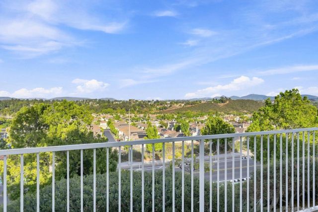 1910 Willow Ridge, Vista, CA 92081