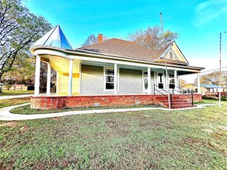 208 Daingerfield Street, Naples, TX 75568