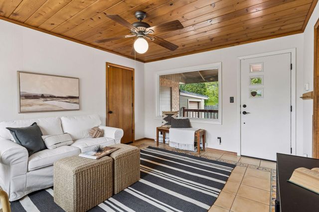 2079 Upper Saint Dennis Road, Saint Paul, MN 55116