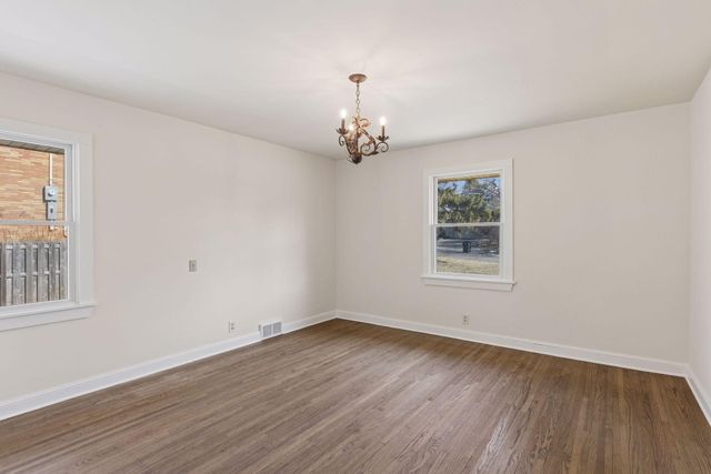 2079 Upper Saint Dennis Road, Saint Paul, MN 55116