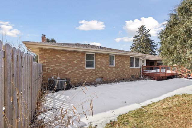 2079 Upper Saint Dennis Road, Saint Paul, MN 55116