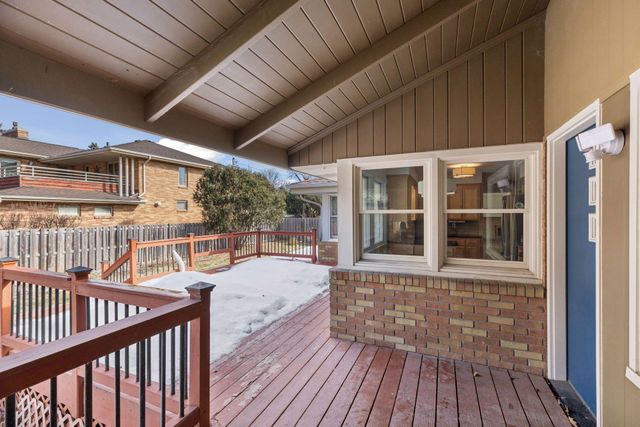 2079 Upper Saint Dennis Road, Saint Paul, MN 55116