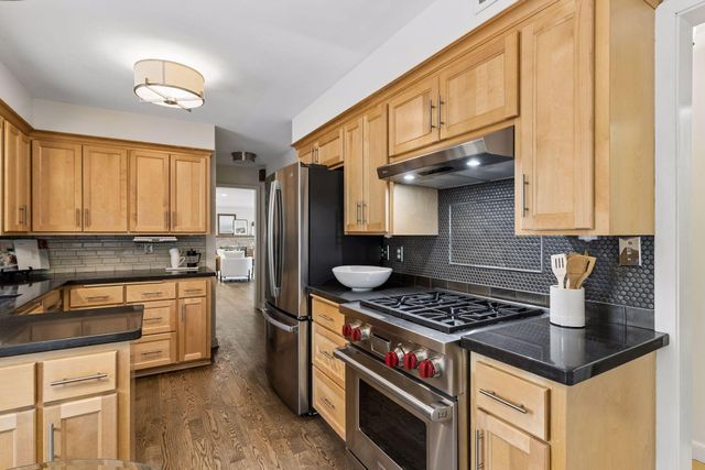 2079 Upper Saint Dennis Road, Saint Paul, MN 55116