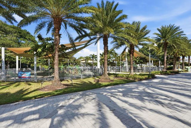 1629 Riverview Rd 620, Deerfield Beach, FL 33441