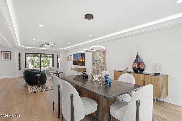 910 E KALER Drive, Phoenix, AZ 85020