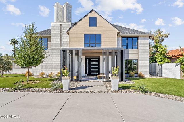 910 E KALER Drive, Phoenix, AZ 85020