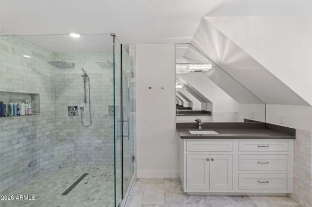 910 E KALER Drive, Phoenix, AZ 85020