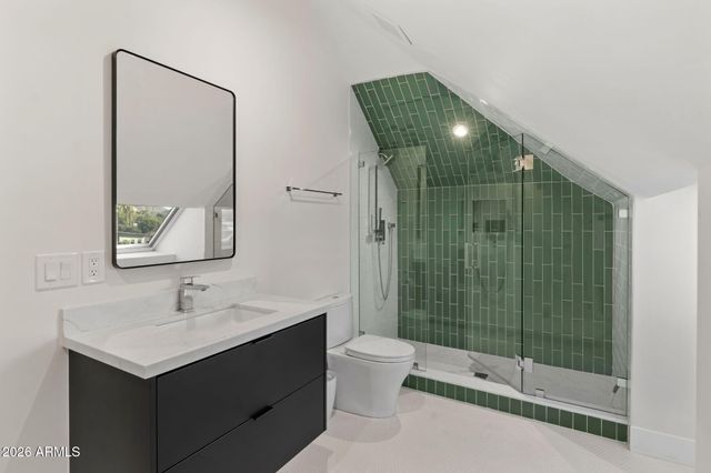 910 E KALER Drive, Phoenix, AZ 85020