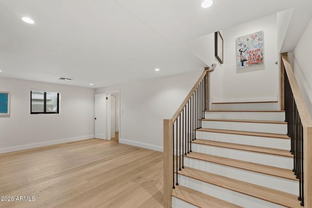 910 E KALER Drive, Phoenix, AZ 85020