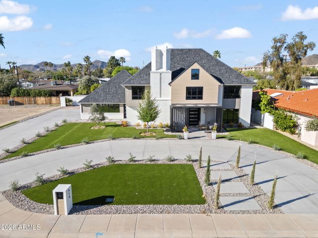 910 E KALER Drive, Phoenix, AZ 85020