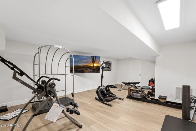 910 E KALER Drive, Phoenix, AZ 85020