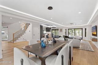 910 E KALER Drive, Phoenix, AZ 85020