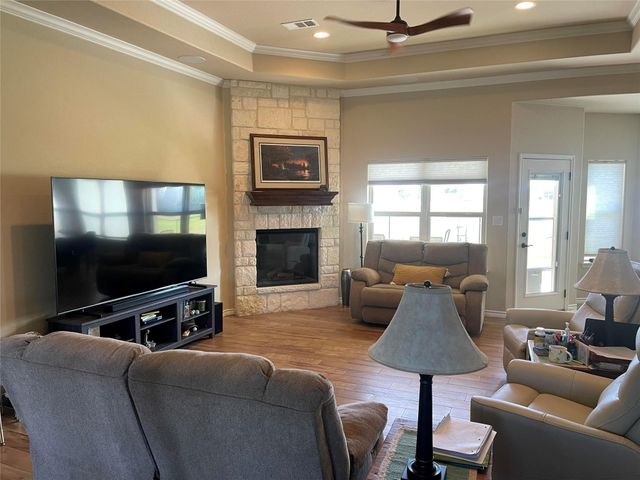 364 Firestone DR, Meadowlakes, TX 78654