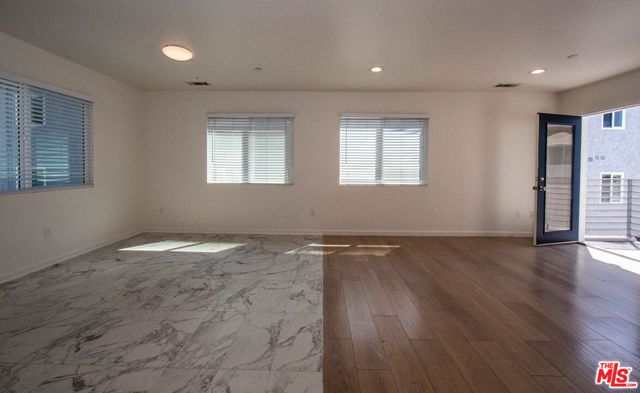 7834 Flight Avenue, Los Angeles, CA 90045