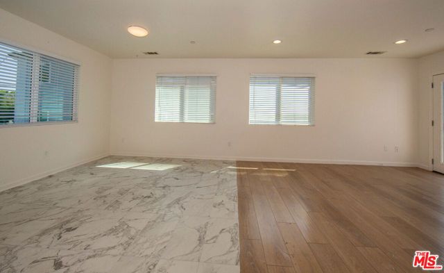 7834 Flight Avenue, Los Angeles, CA 90045