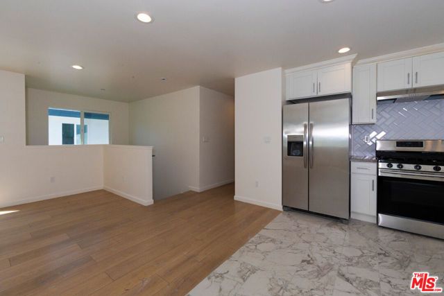 7834 Flight Avenue, Los Angeles, CA 90045