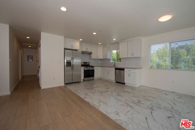 7834 Flight Avenue, Los Angeles, CA 90045
