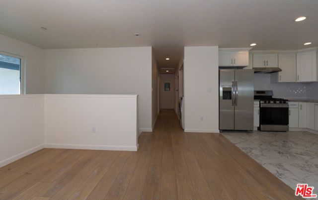 7834 Flight Avenue, Los Angeles, CA 90045