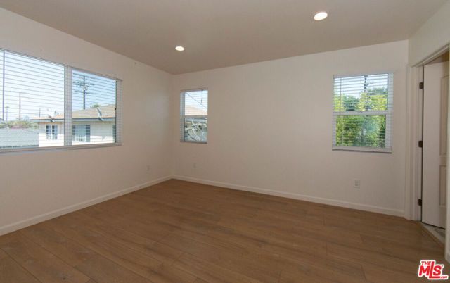 7834 Flight Avenue, Los Angeles, CA 90045