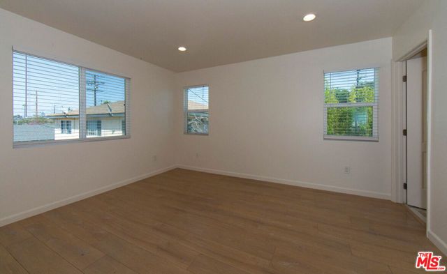 7834 Flight Avenue, Los Angeles, CA 90045