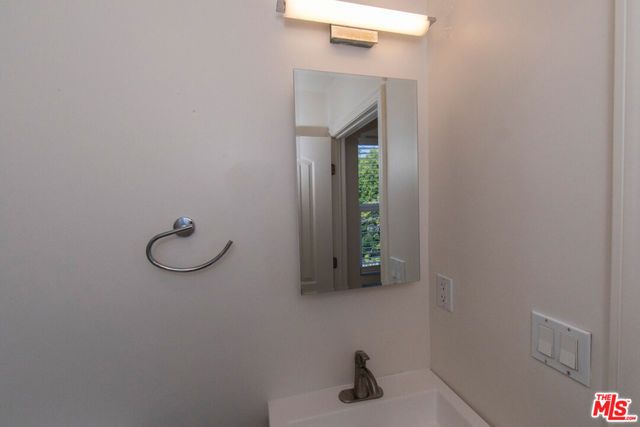 7834 Flight Avenue, Los Angeles, CA 90045