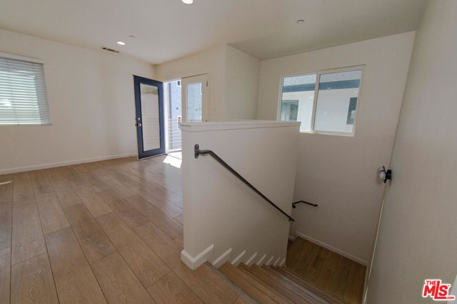 7834 Flight Avenue, Los Angeles, CA 90045