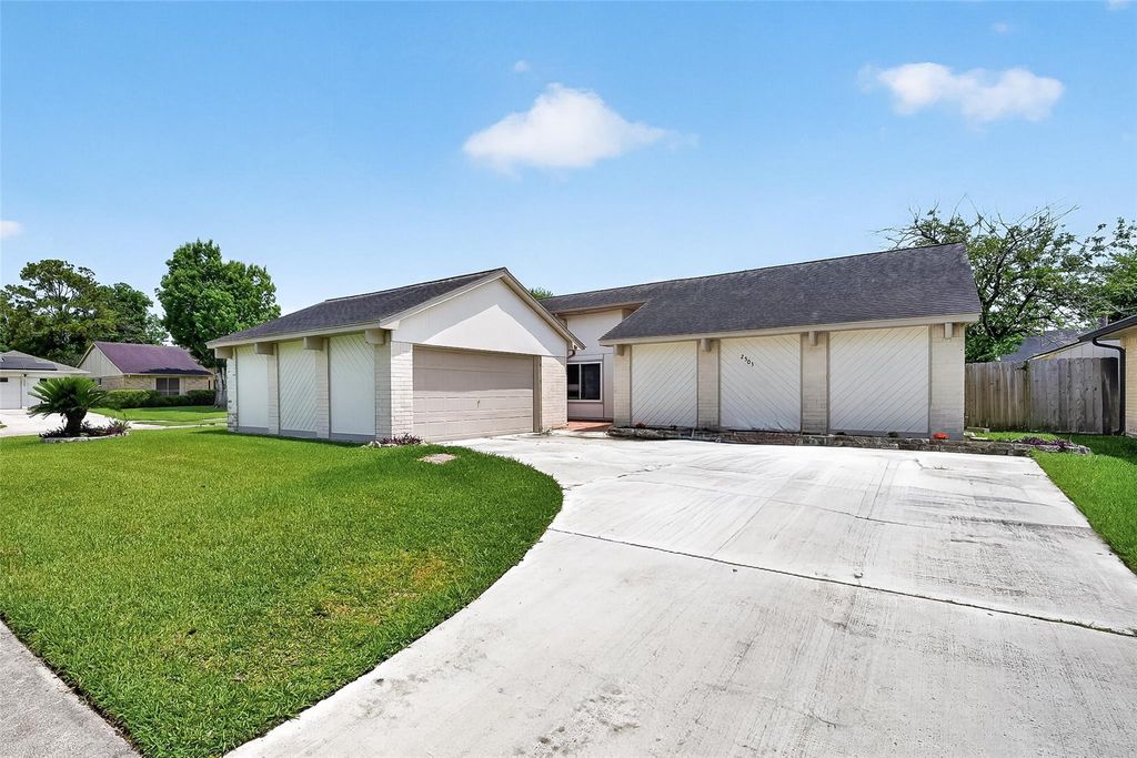 2503 Corral Trail, Friendswood, TX 77546
