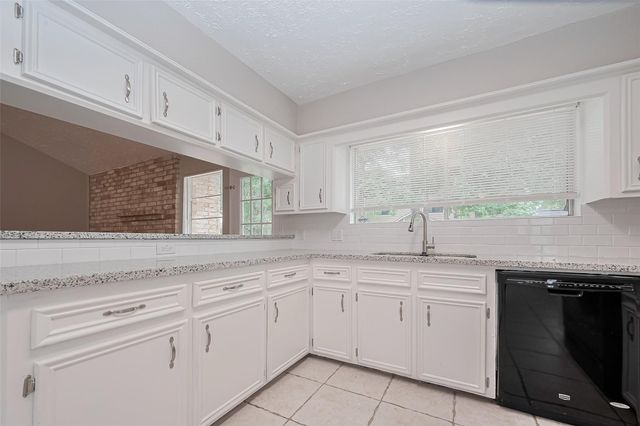 2606 Lexington Woods Drive, Spring, TX 77373