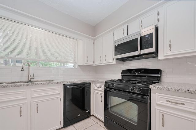 2606 Lexington Woods Drive, Spring, TX 77373