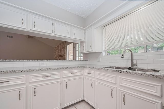 2606 Lexington Woods Drive, Spring, TX 77373