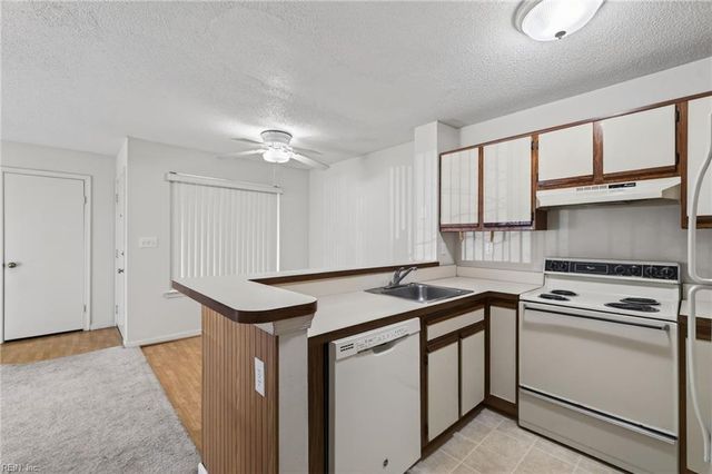 424 Surf Scoter CT, Virginia Beach, VA 23462