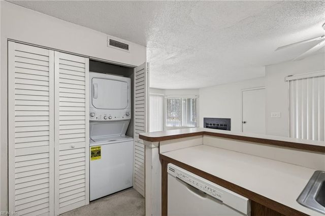 424 Surf Scoter CT, Virginia Beach, VA 23462