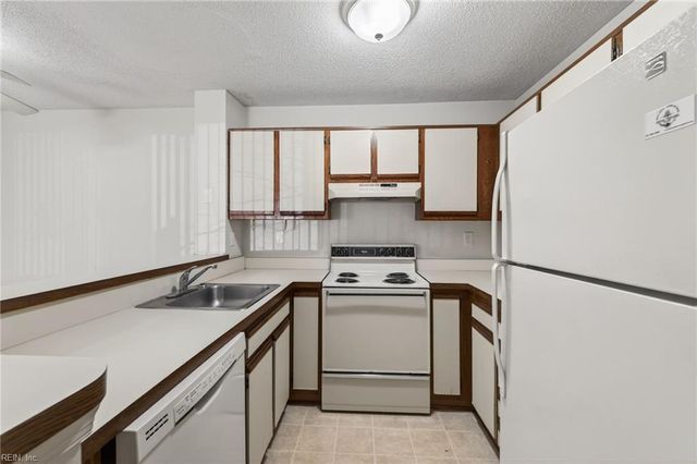 424 Surf Scoter CT, Virginia Beach, VA 23462