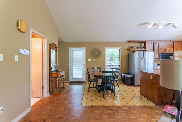 1720 POINT GRAND DR, Savannah, TN 38365