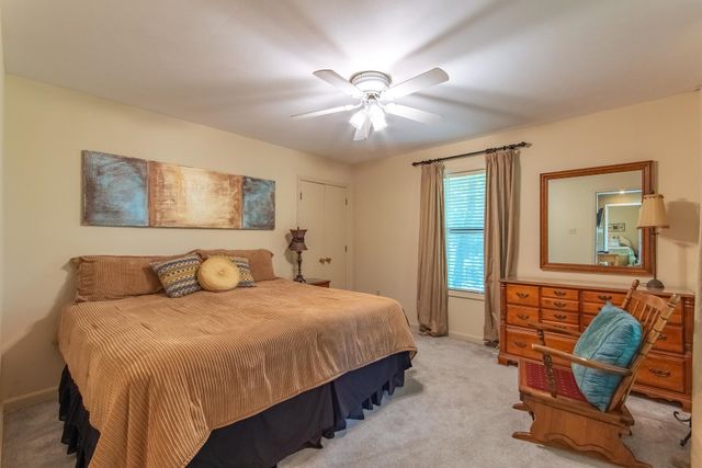 1720 POINT GRAND DR, Savannah, TN 38365