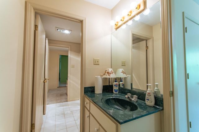 1720 POINT GRAND DR, Savannah, TN 38365