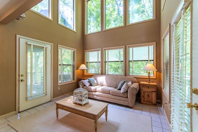 1720 POINT GRAND DR, Savannah, TN 38365